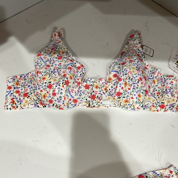 3x 24w-26w beautiful floral bikini ❤️🔥 NWT time and tru - Picture 2 of 15